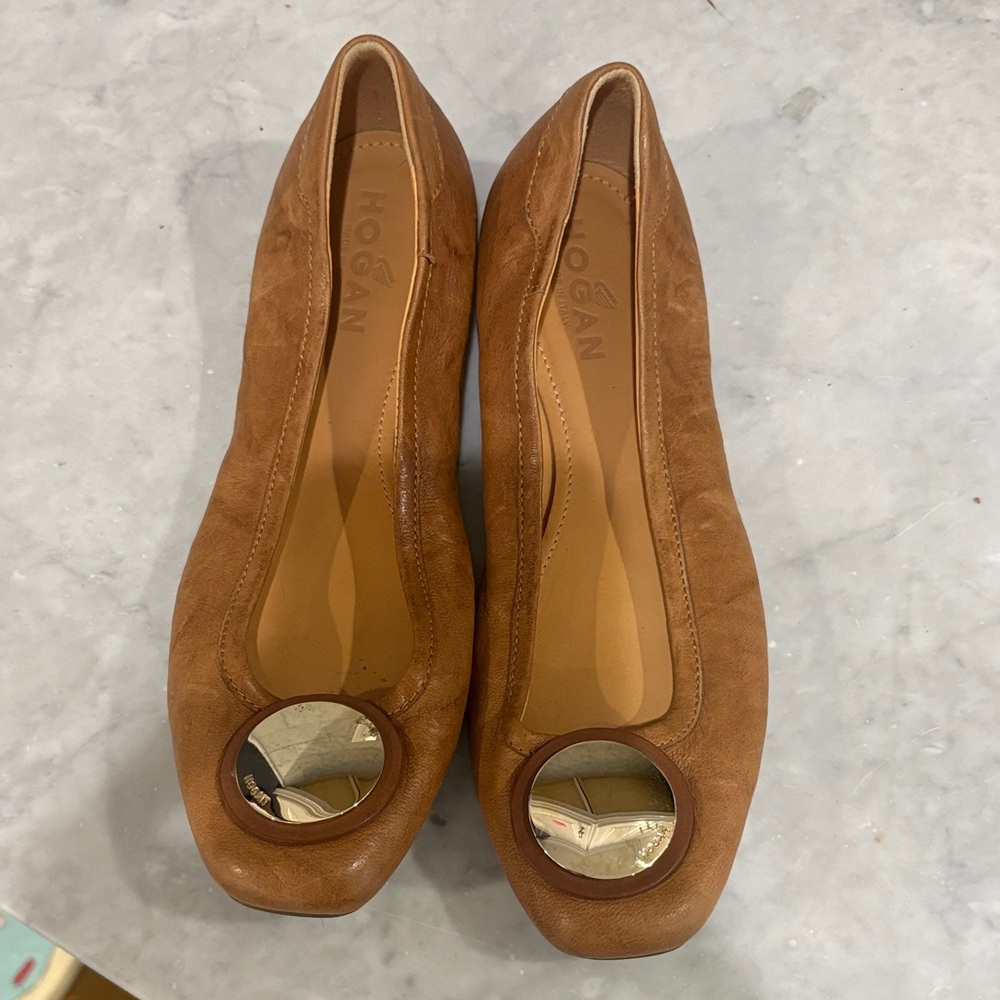 Hogan Women's Brown Leather Flats. Size 9. EUC. Square toe. Tan